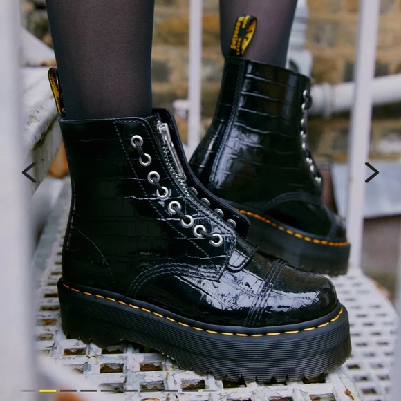 Dr. Martens Sinclair platform black boots in croc patent leather (Women, 9) BNWT - Picture 5 of 11